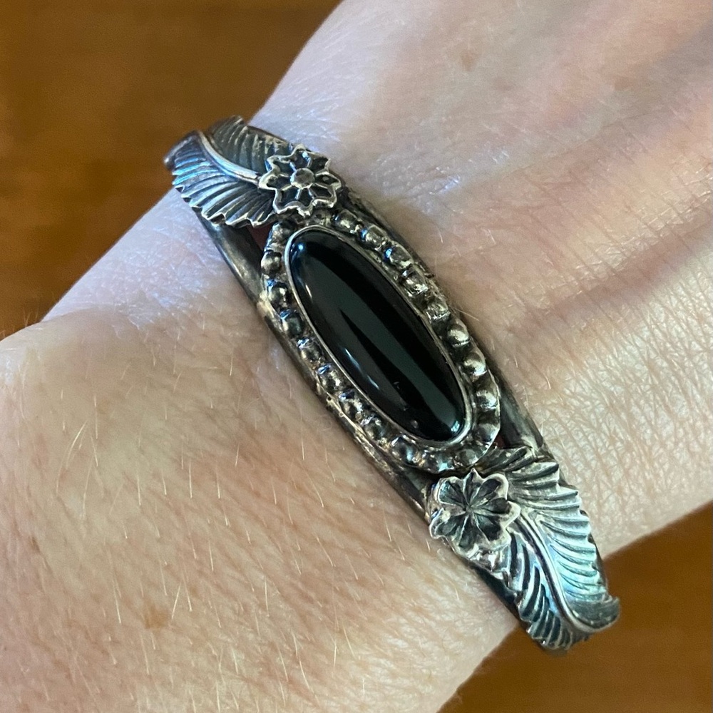 Juan Guerro Navajo Sterling Silver Onyx Bracelet size 6 3/4”